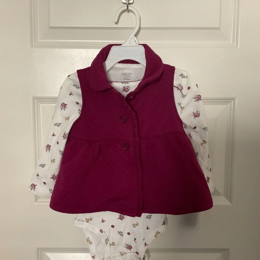 Carter’s Floral Long Sleeve Onesie/Vest‎ Set